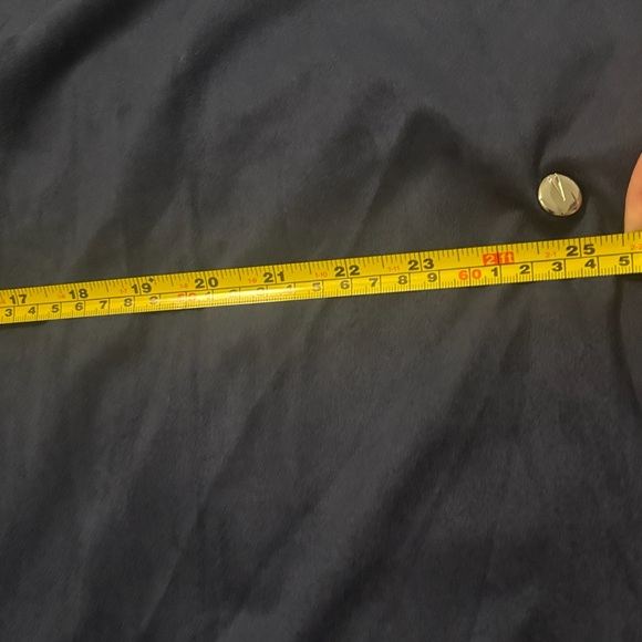 White House Black Market Navy faux suede fringed ruana wrap Poncho SZ O/S Boho - Picture 6 of 10